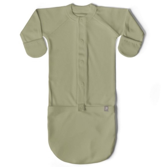 Goumi Neutral Green Sleeper Gown - Picture 1 of 10